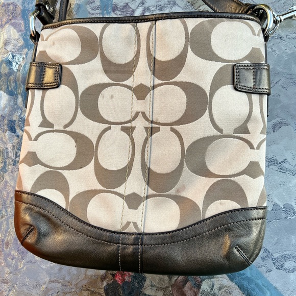 Coach crossbody bag 😍host-pick! - Picture 2 of 6